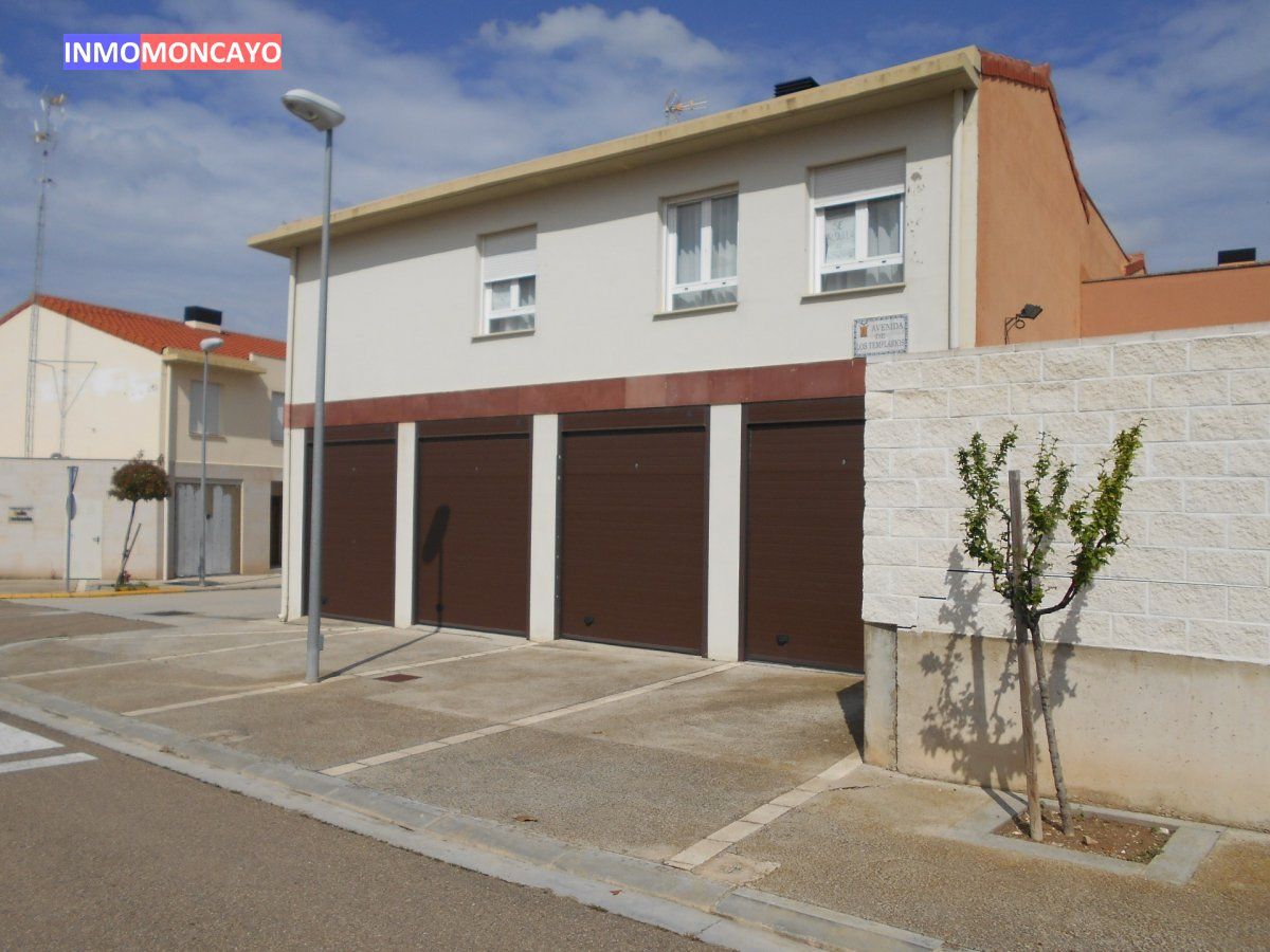 Aparcament de Apartament en venda en Novallas amb Calefacció
