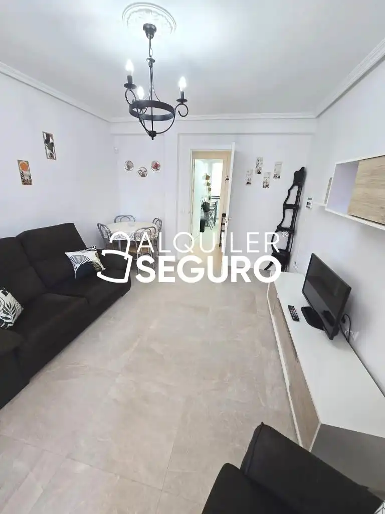 Sala d'estar de Pis de lloguer en Alcalá de Henares amb Calefacció, Terrassa i Moblat