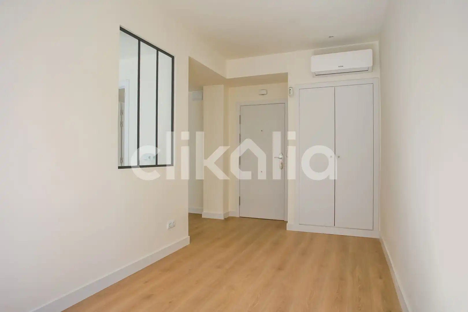 Bedroom of Flat for sale in  Madrid Capital  with Air Conditioner and Heating