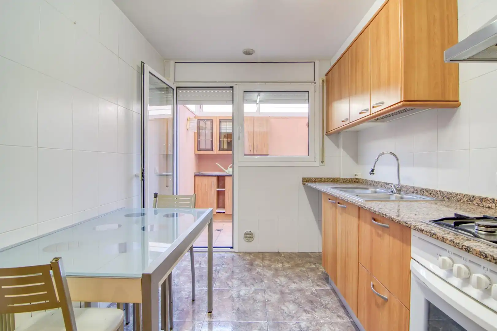 Cocina de Casa adosada en venta en Figueres con Calefacción, Jardín privado y Balcón