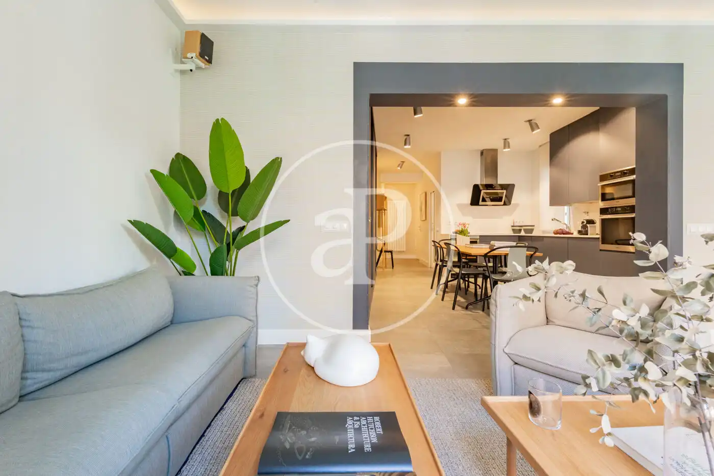 Living room of Flat for sale in Madrid  with Air Conditioner, Heating and Balcony