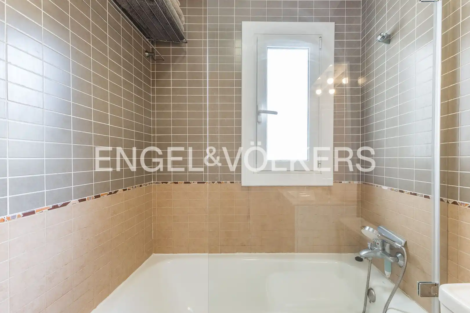 Baño de Ático en venta en Barcelona con Aire acondicionado, Calefacción y Parquet