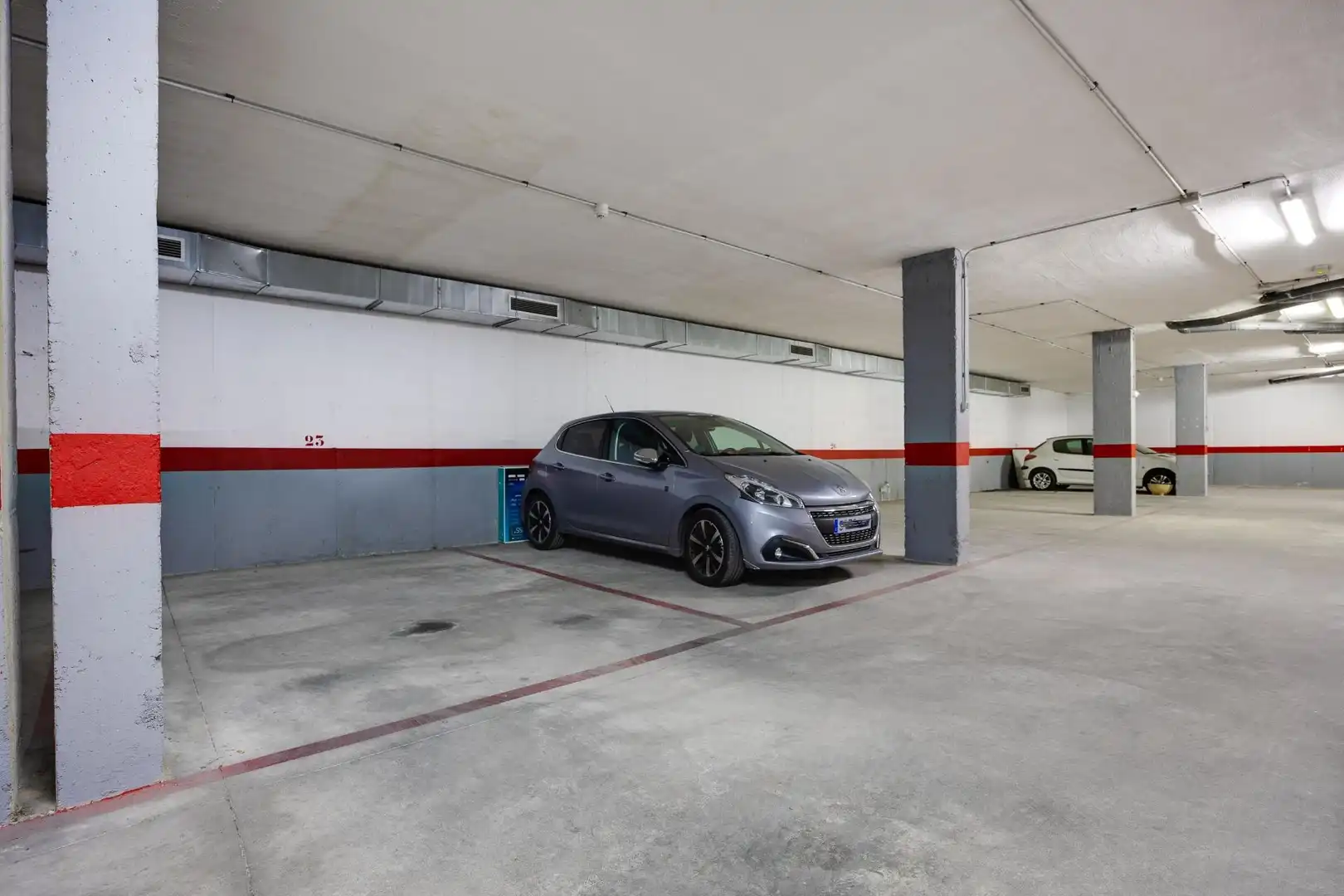 Aparcament de Casa o xalet en venda en Torrevieja amb Jardí privat, Terrassa i Moblat