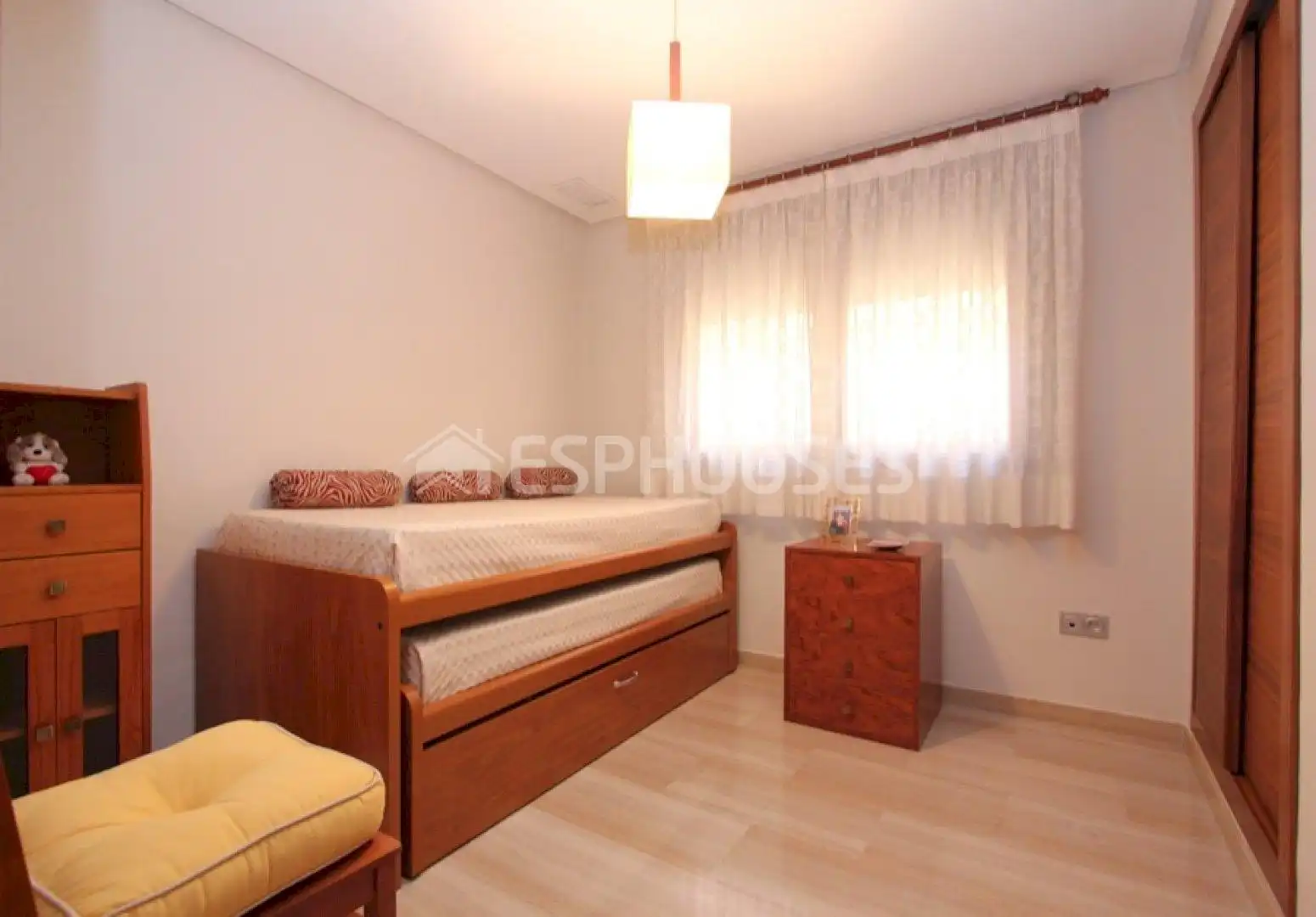 Bedroom of Attic for sale in Guardamar del Segura  with Air Conditioner, Terrace and Storage room