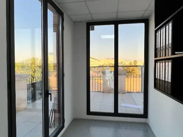 Büro zum Verkauf in Aranjuez mit Klimaanlage, Heizung und Terrasse