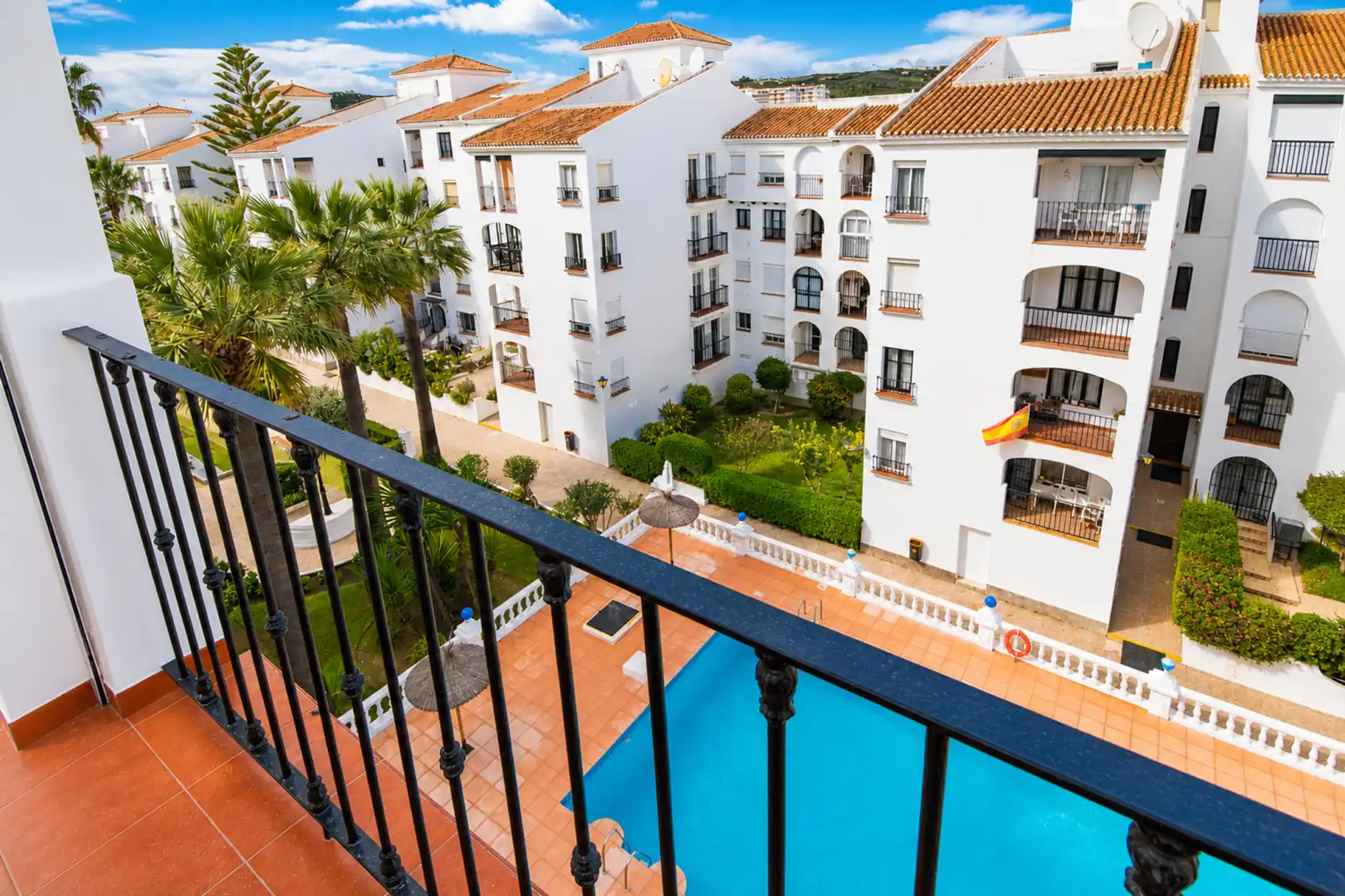 Außenansicht von Dachboden zum Verkauf in Manilva mit Klimaanlage, Terrasse und Schwimmbad