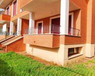 Vista exterior de Casa adosada en venda en Burgos Capital amb Calefacció, Parquet i Terrassa