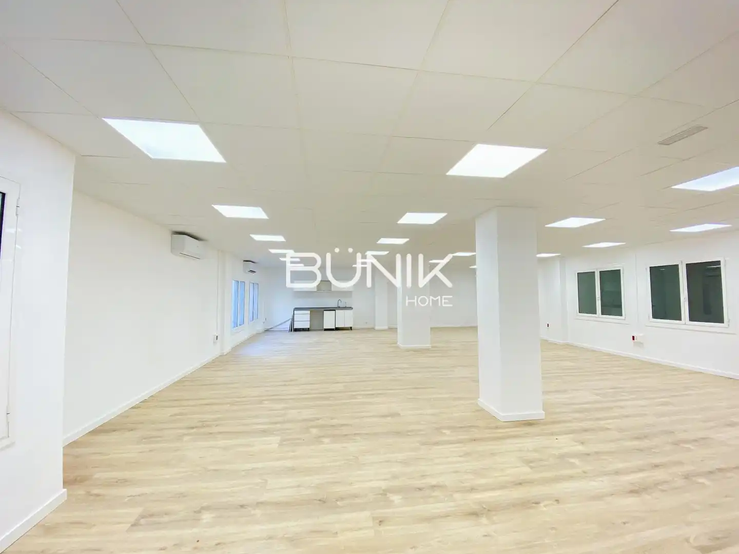 Office for rent in Barcelona  with Air Conditioner