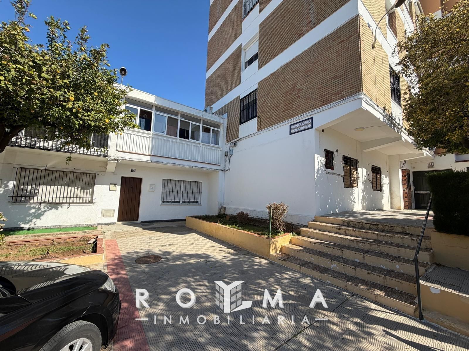 Vista exterior de Dúplex en venda en Dos Hermanas