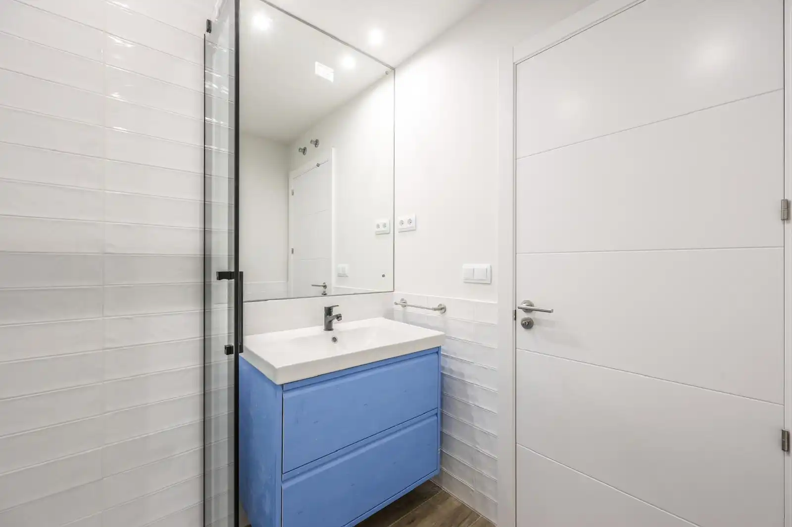 Bathroom of Flat for sale in Madrid  with Heating, Oven and Washing machine