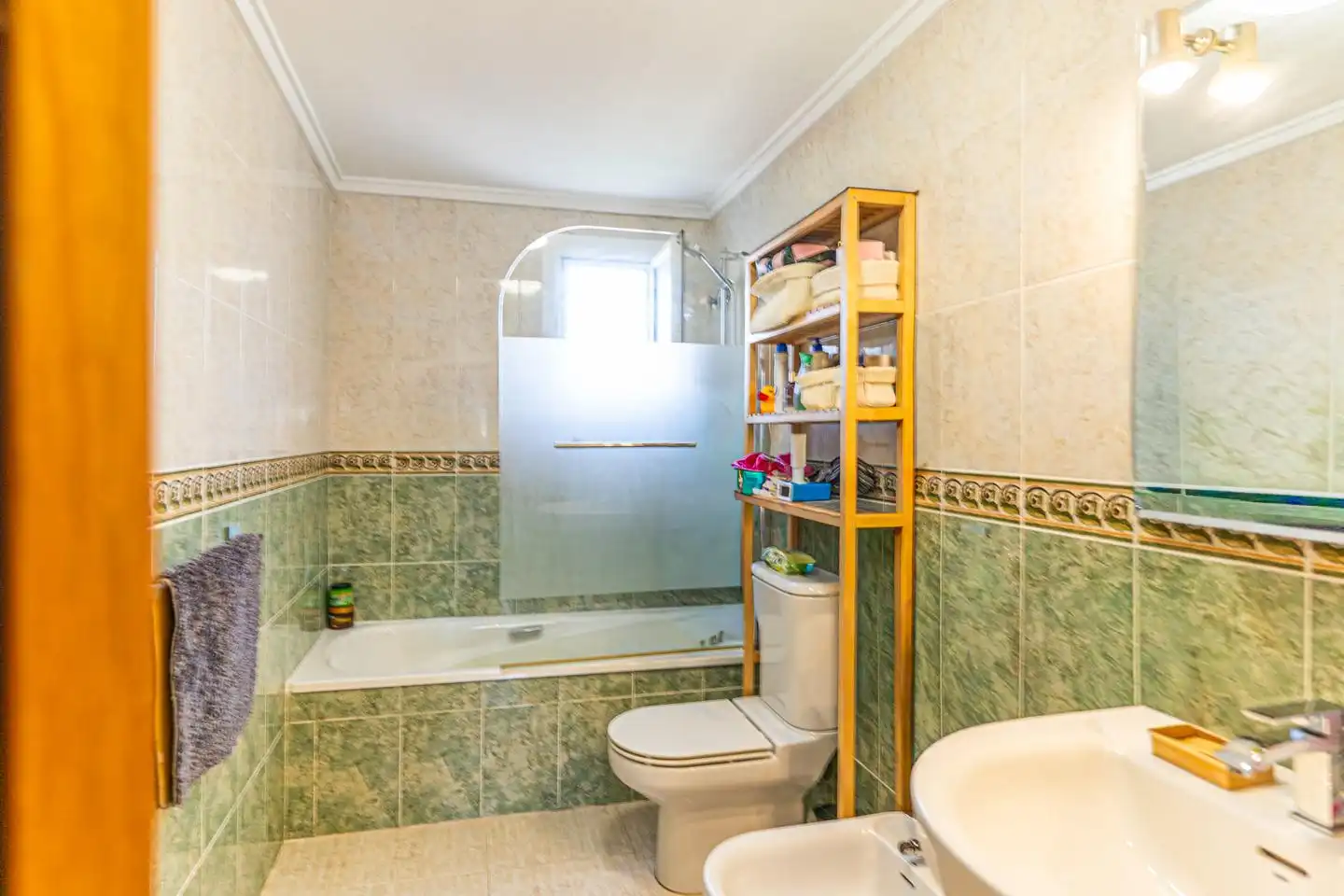 Badezimmer von Haus oder Chalet zum Verkauf in Santa Pola mit Klimaanlage, Privatgarten und Terrasse