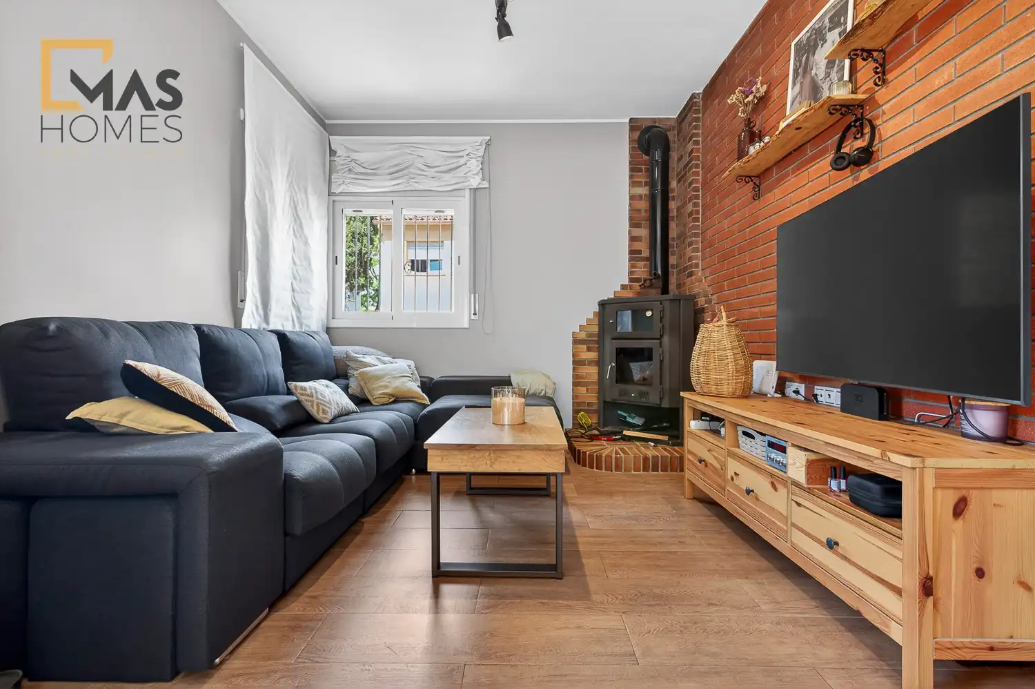Living room of Houses for sale in Sant Cugat del Vallès  with Air Conditioner, Heating and Storage room