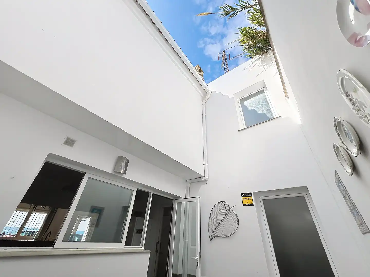 Vista exterior de Casa o xalet en venda en Vélez-Málaga amb Terrassa