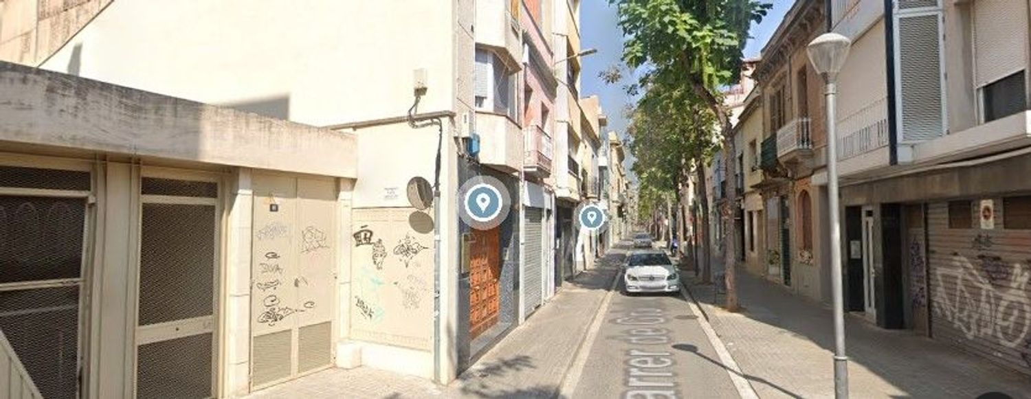 Vista exterior de Casa adosada en venda en Sabadell
