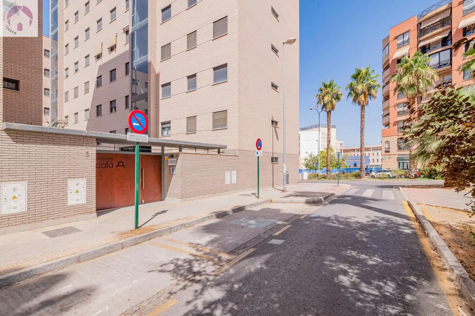 Exterior view of Flat for sale in Granada  with Air Conditioner, Heating and Terrace