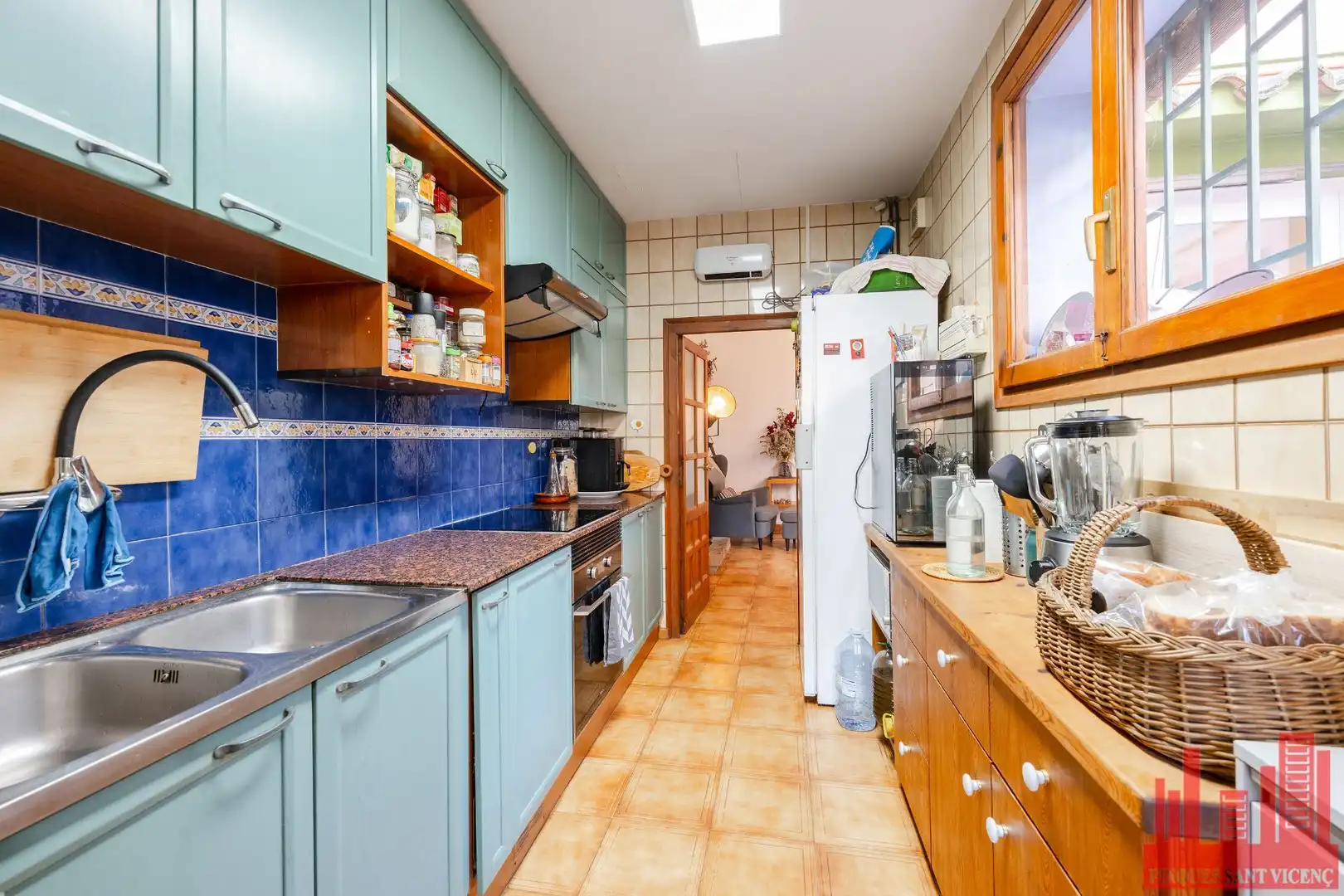 Cocina de Casa o chalet en venta en Sant Vicenç Dels Horts con Aire acondicionado, Calefacción y Jardín privado