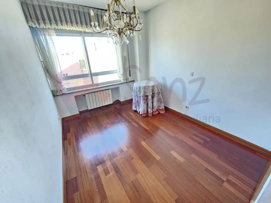 Habitación de Piso de alquiler en  Logroño con Calefacción y Balcón