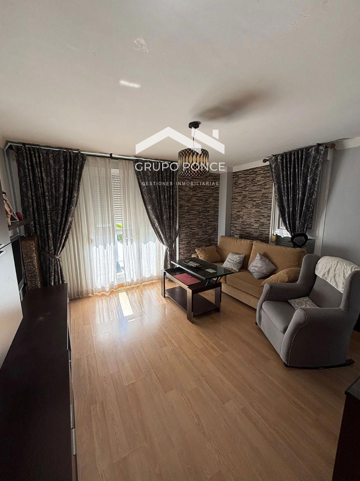Living room of Flat for sale in Jerez de la Frontera  with Air Conditioner, Storage room and Furnished