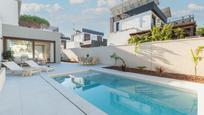 Piscina de Casa o xalet en venda en Chiclana de la Frontera amb Aire condicionat, Terrassa i Piscina