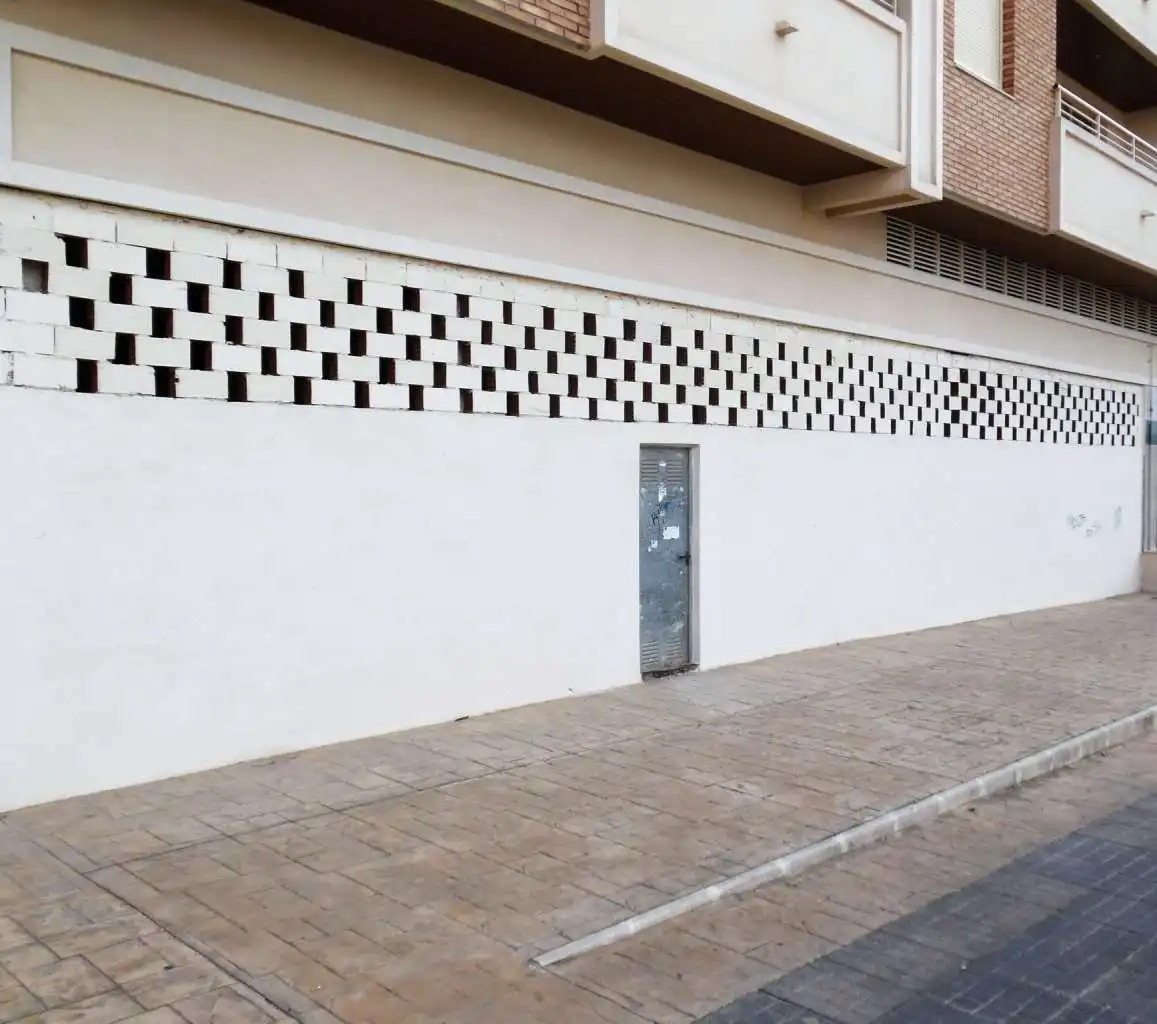 Local comercial en venta en Pueblo - Urbanizaciones