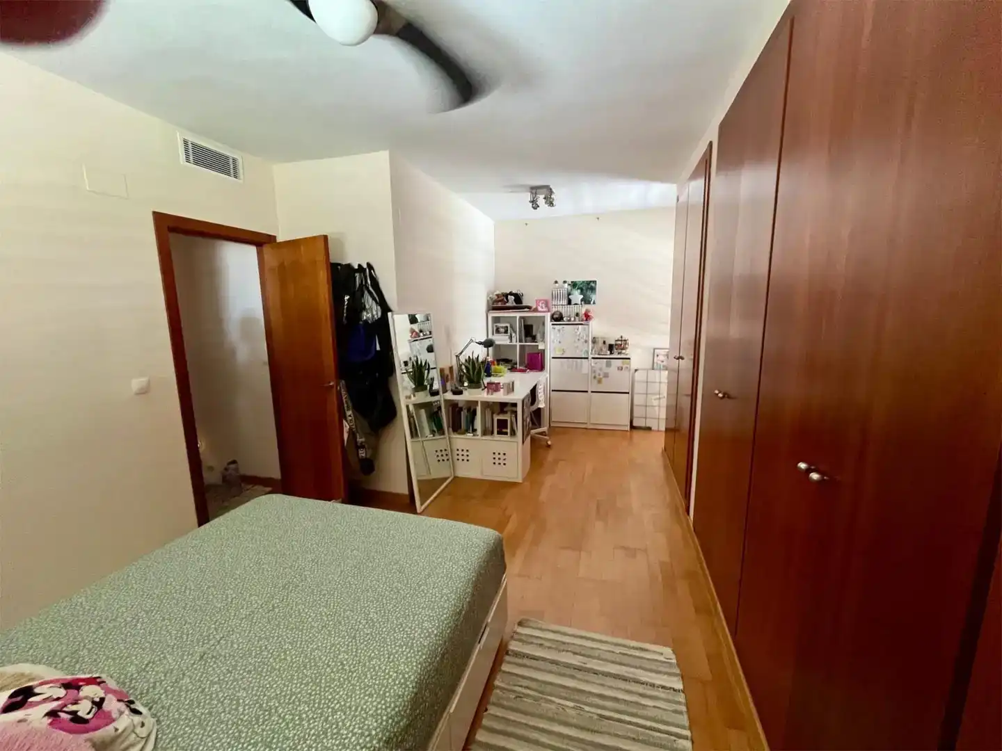 Dormitori de Casa o xalet en venda en Montequinto amb Aire condicionat, Piscina i Balcó