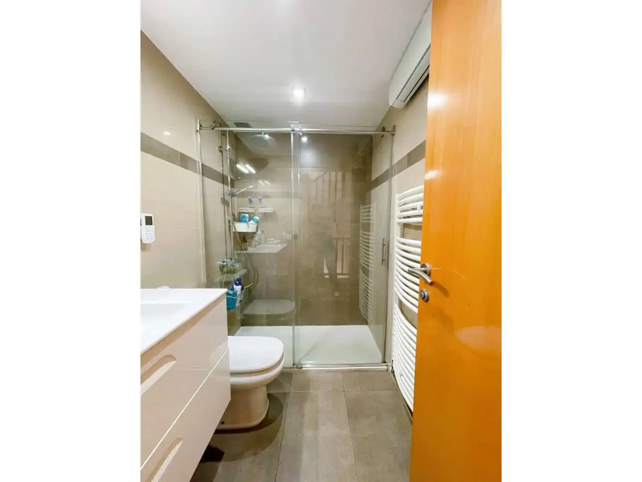 Bathroom of Houses for sale in Cerdanyola del Vallès  with Air Conditioner, Heating and Private garden