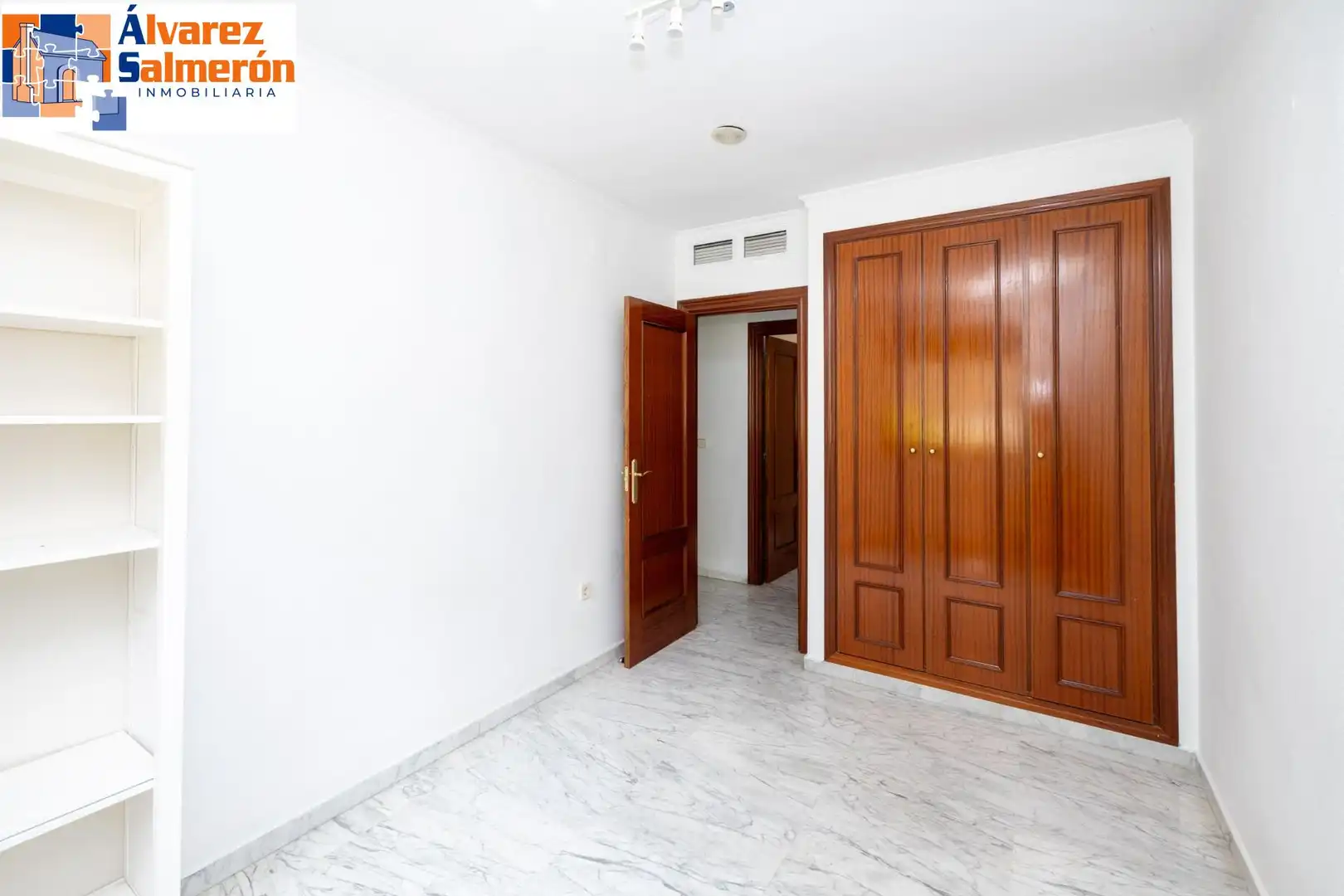 Habitación de Piso en venta en Granada