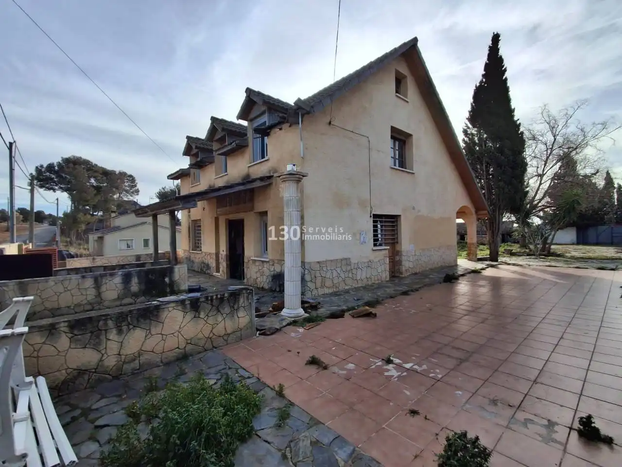 Vista exterior de Casa o xalet en venda en Cabra del Camp amb Jardí privat, Parquet i Terrassa