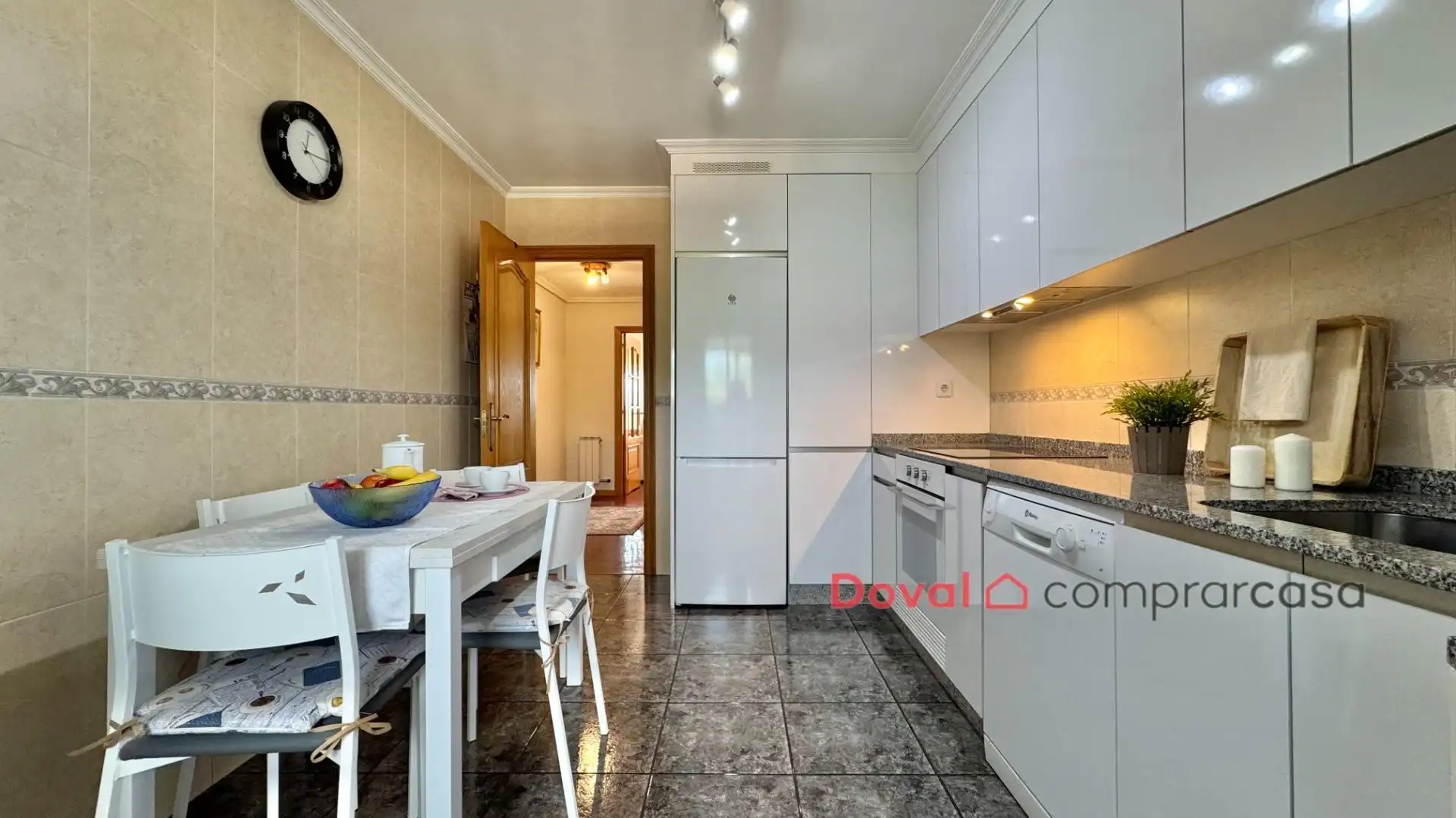 Kitchen of Attic for sale in Tui  with Air Conditioner, Heating and Parquet flooring