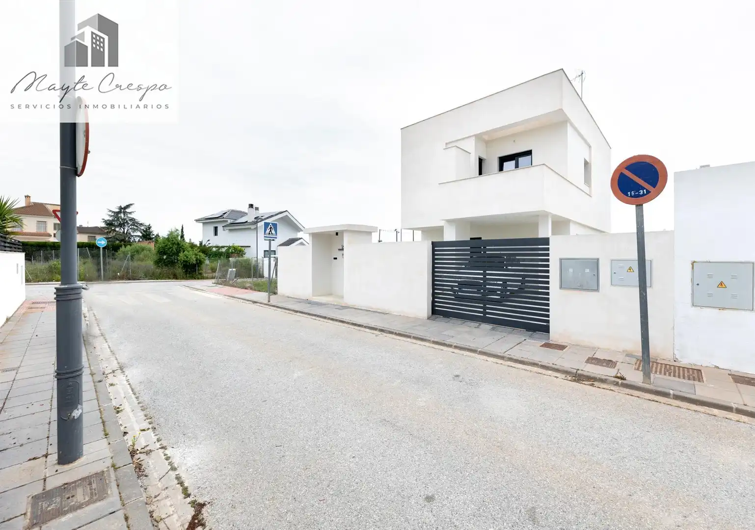 Vista exterior de Casa o chalet en venta en La Zubia con Terraza y Piscina