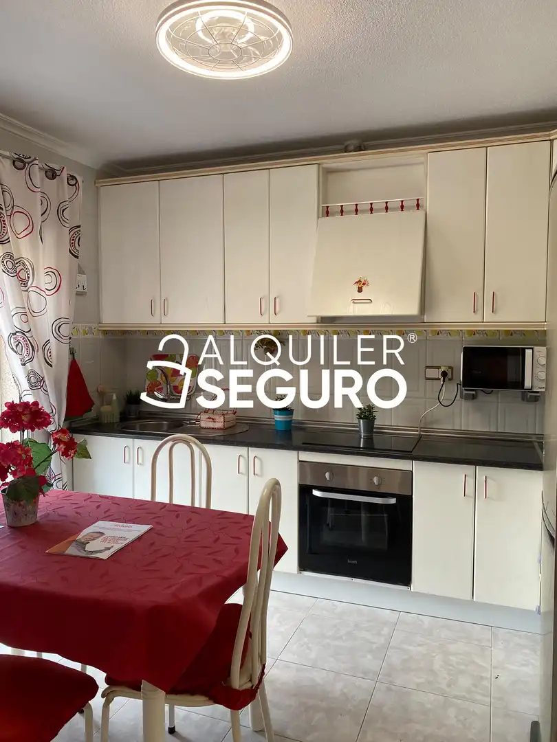 Cocina de Piso de alquiler en Murcia con Aire acondicionado y Amueblado
