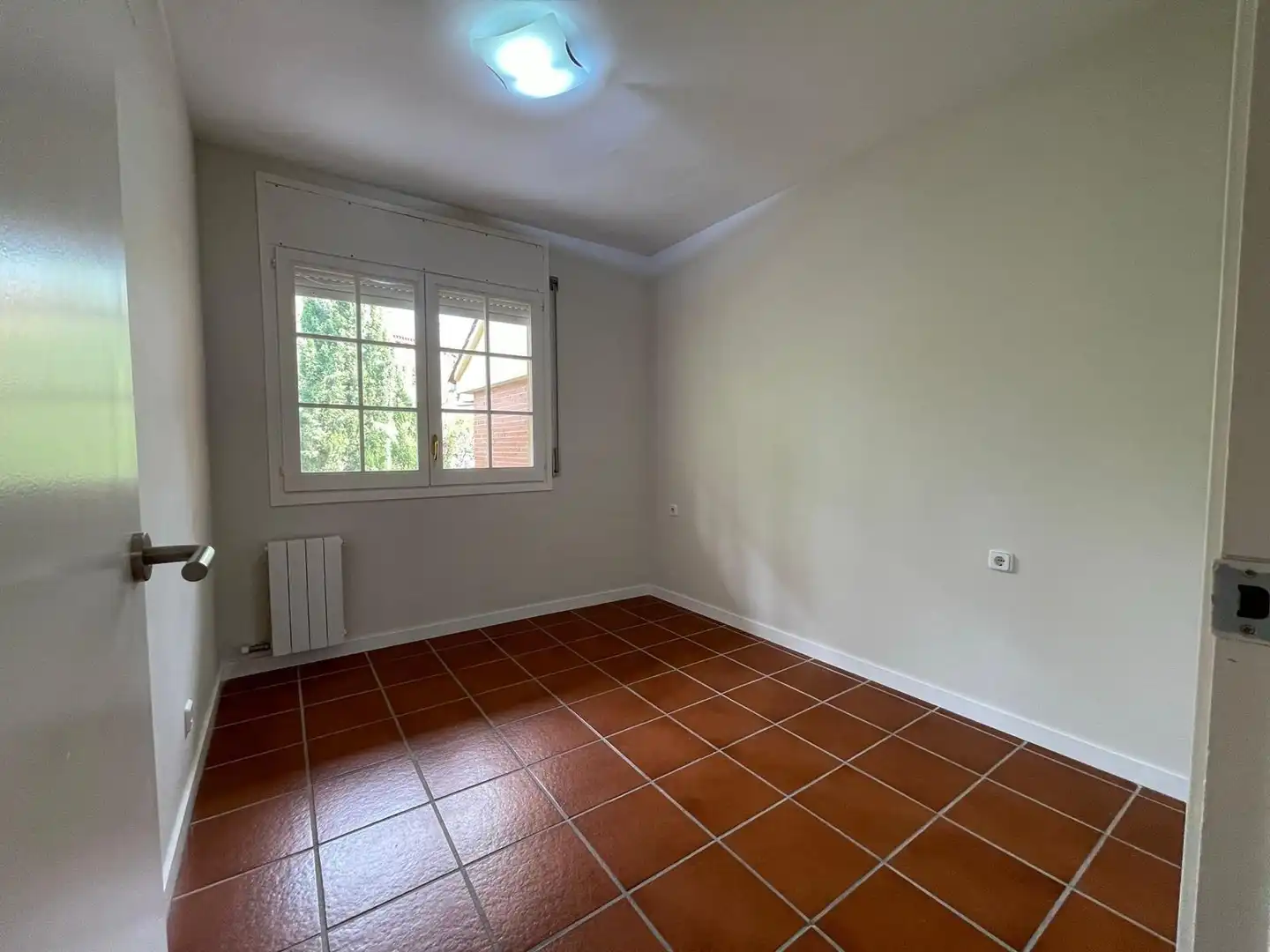 Schlafzimmer von Einfamilien-Reihenhaus zur Miete in Sant Andreu de Llavaneres mit Klimaanlage, Privatgarten und Balkon