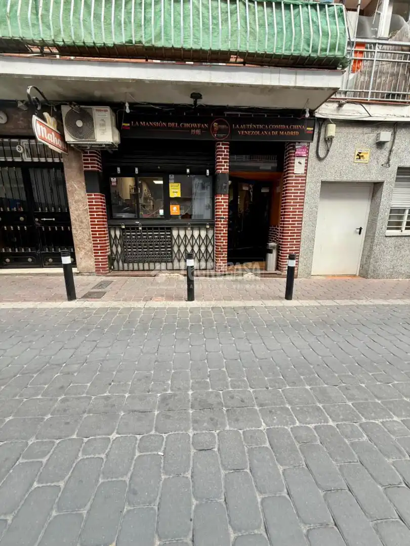 Vista exterior de Local en venta en Madrid con Aire acondicionado