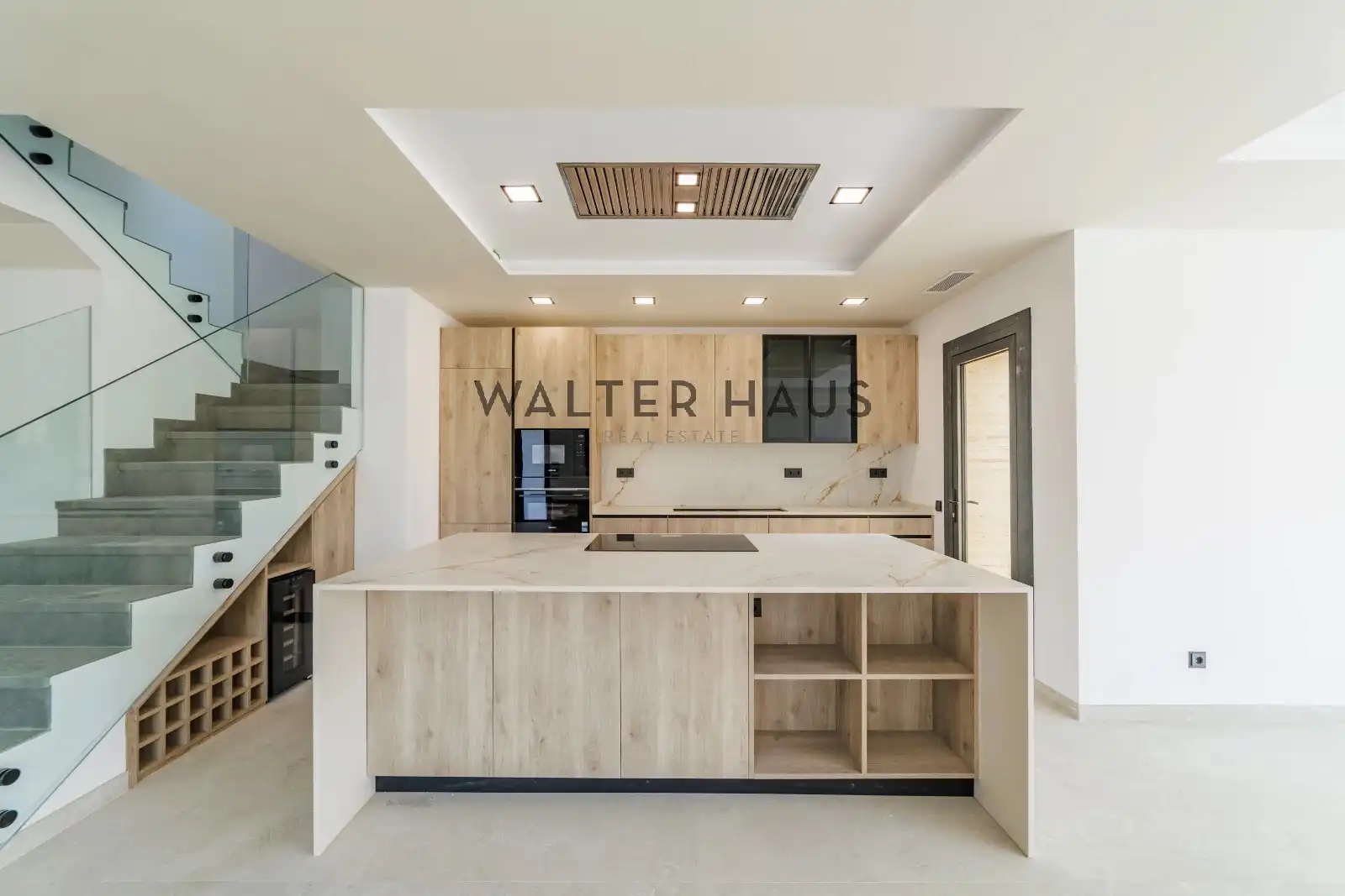 Adosado con terraza en venta en Carrer de la Selva, imagen 3