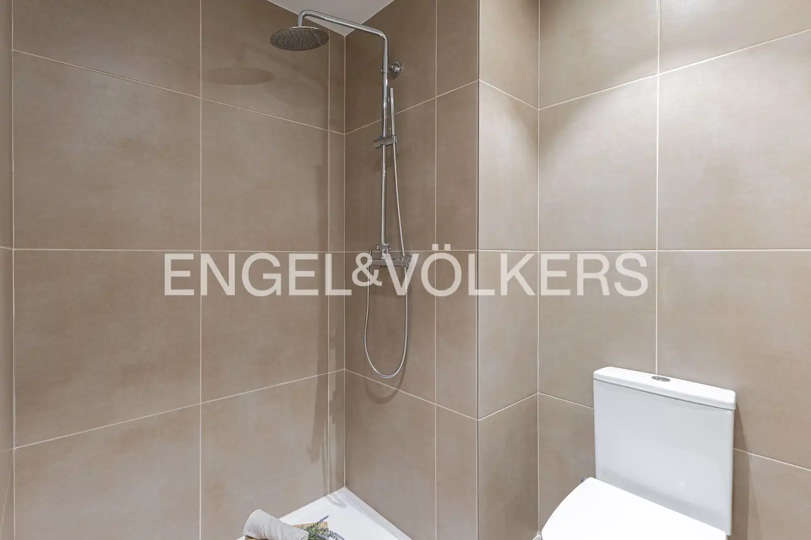 Bathroom of Flat for sale in Barcelona  with Air Conditioner, Heating and Parquet flooring