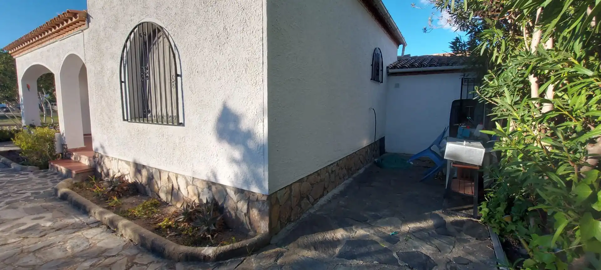Exterior view of Houses for sale in Roses  with Air Conditioner, Heating and Private garden