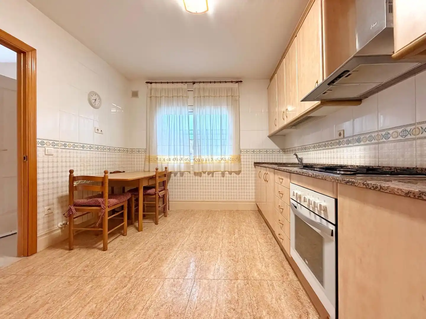 Cocina de Casa adosada de alquiler en Cubelles con Calefacción, Terraza y Amueblado