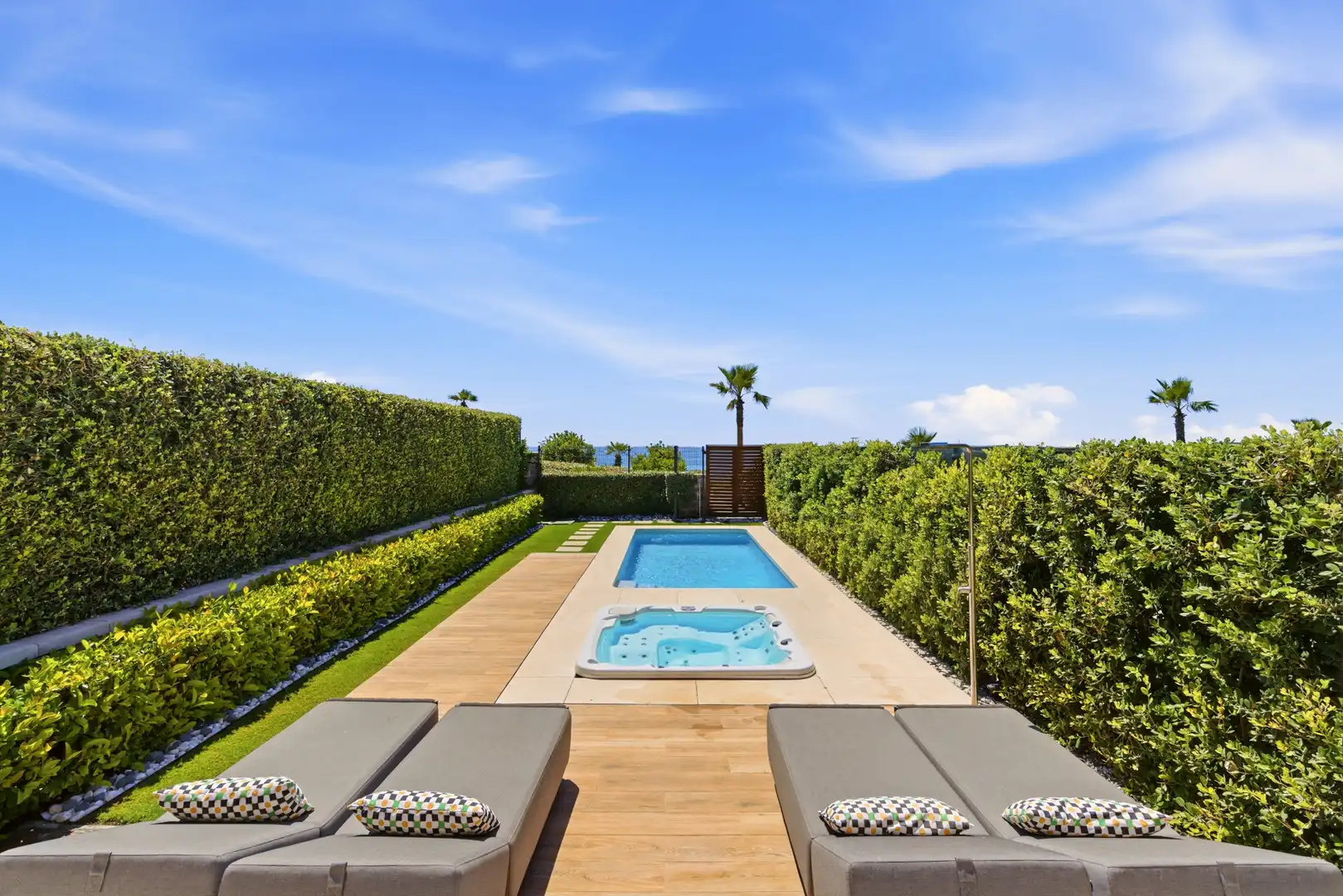 Piscina de Casa adosada en venda en Estepona amb Aire condicionat, Jardí privat i Terrassa