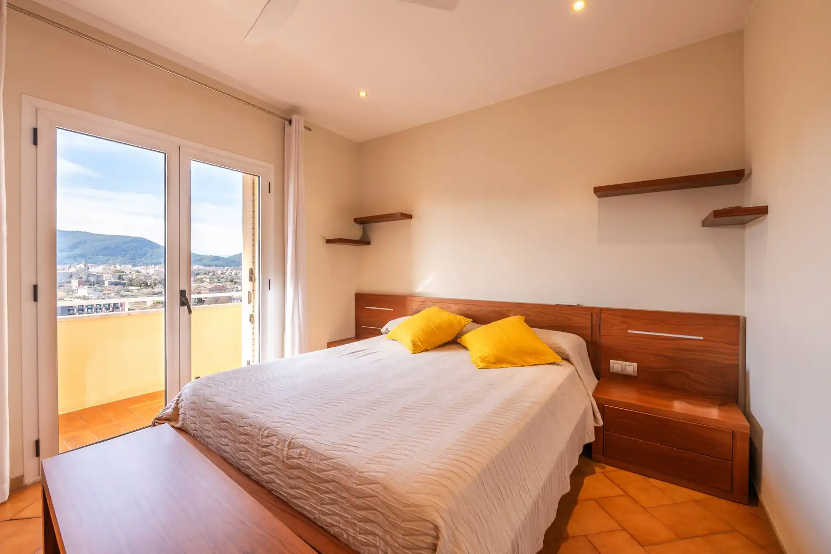 Habitación de Casa o chalet en venta en Banyoles con Terraza, Piscina y Balcón