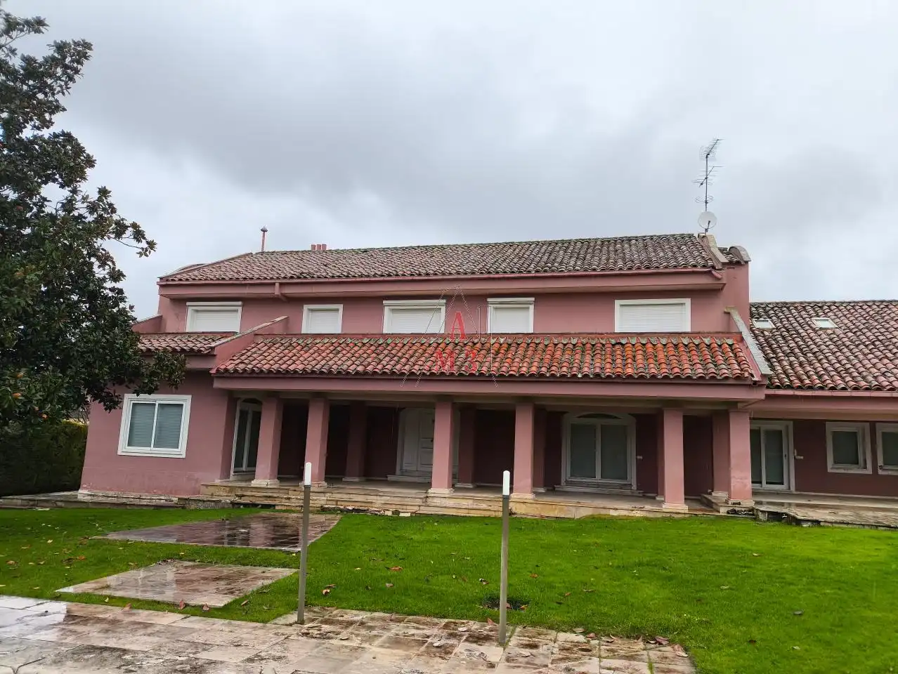 Exterior view of Houses for sale in León Capital   with Heating, Private garden and Terrace