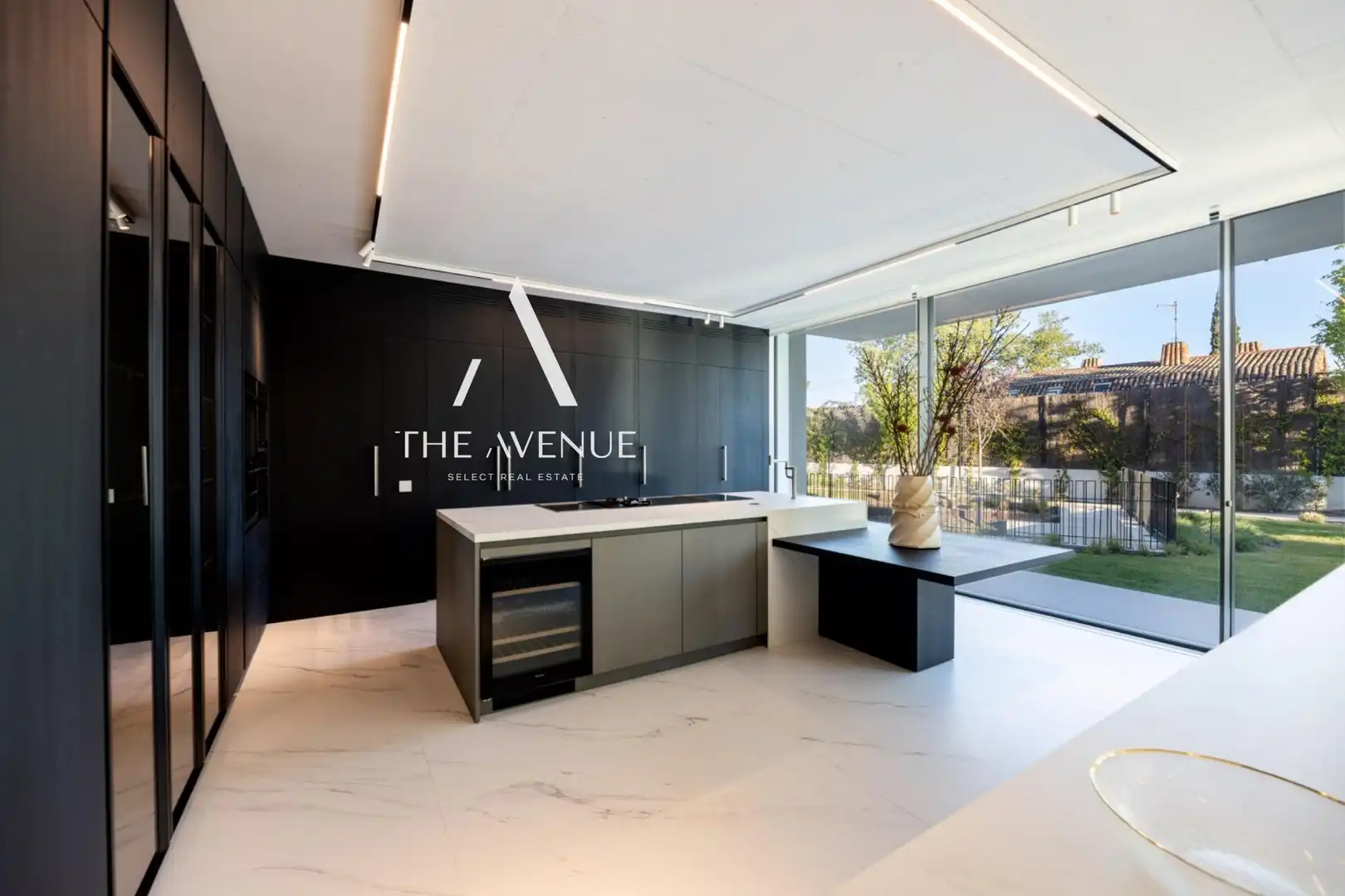 Kitchen of Houses for sale in Pozuelo de Alarcón  with Heating and Swimming Pool