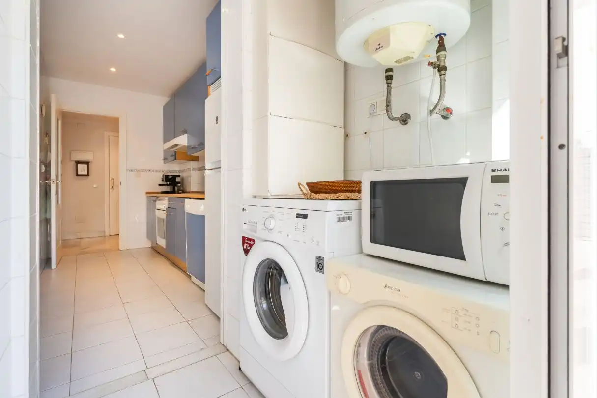 Küche von Wohnung zum Verkauf in Marbella mit Klimaanlage, Heizung und Privatgarten