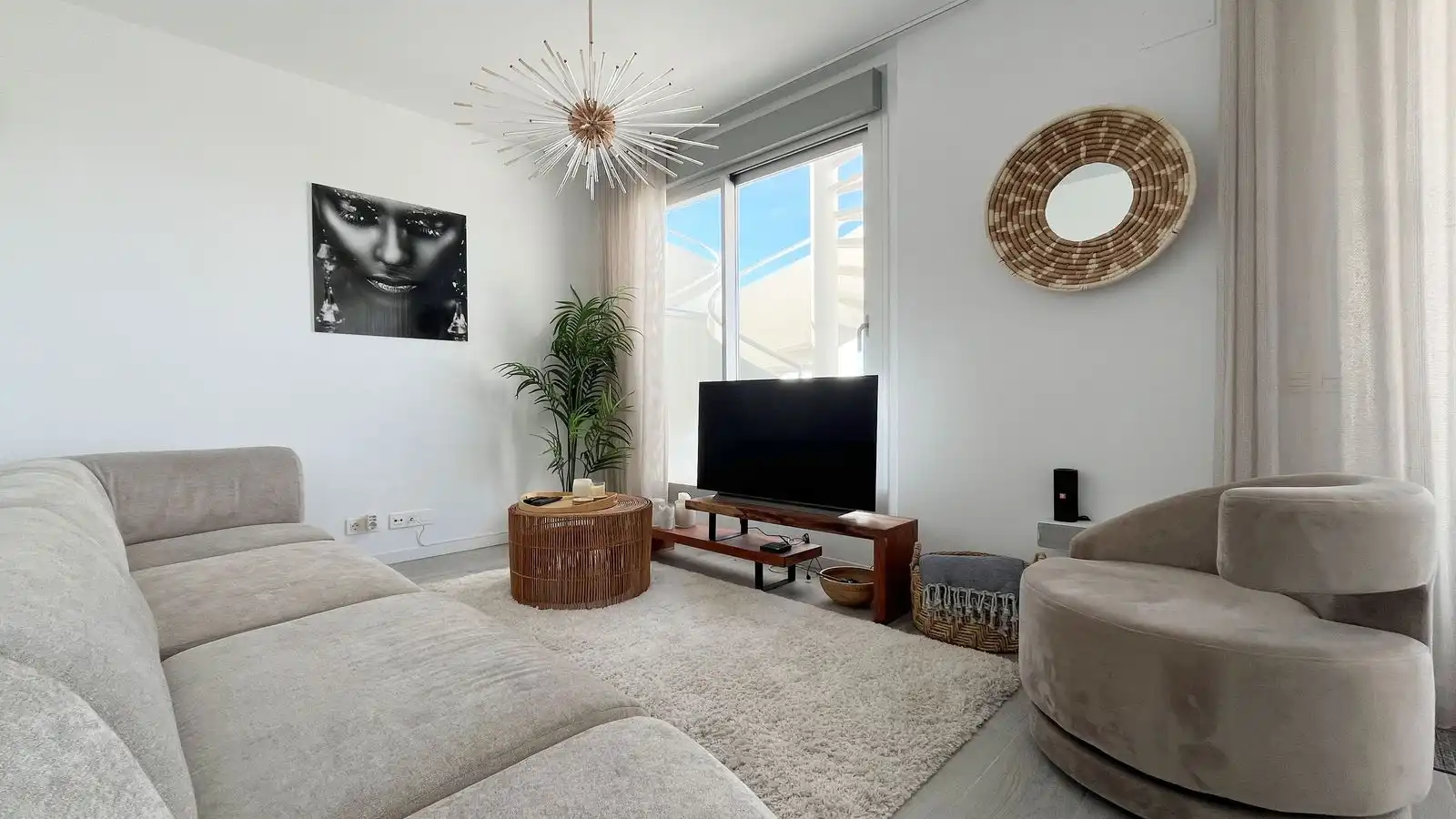 Sala de estar de Ático en venta en Estepona con Aire acondicionado, Terraza y Trastero
