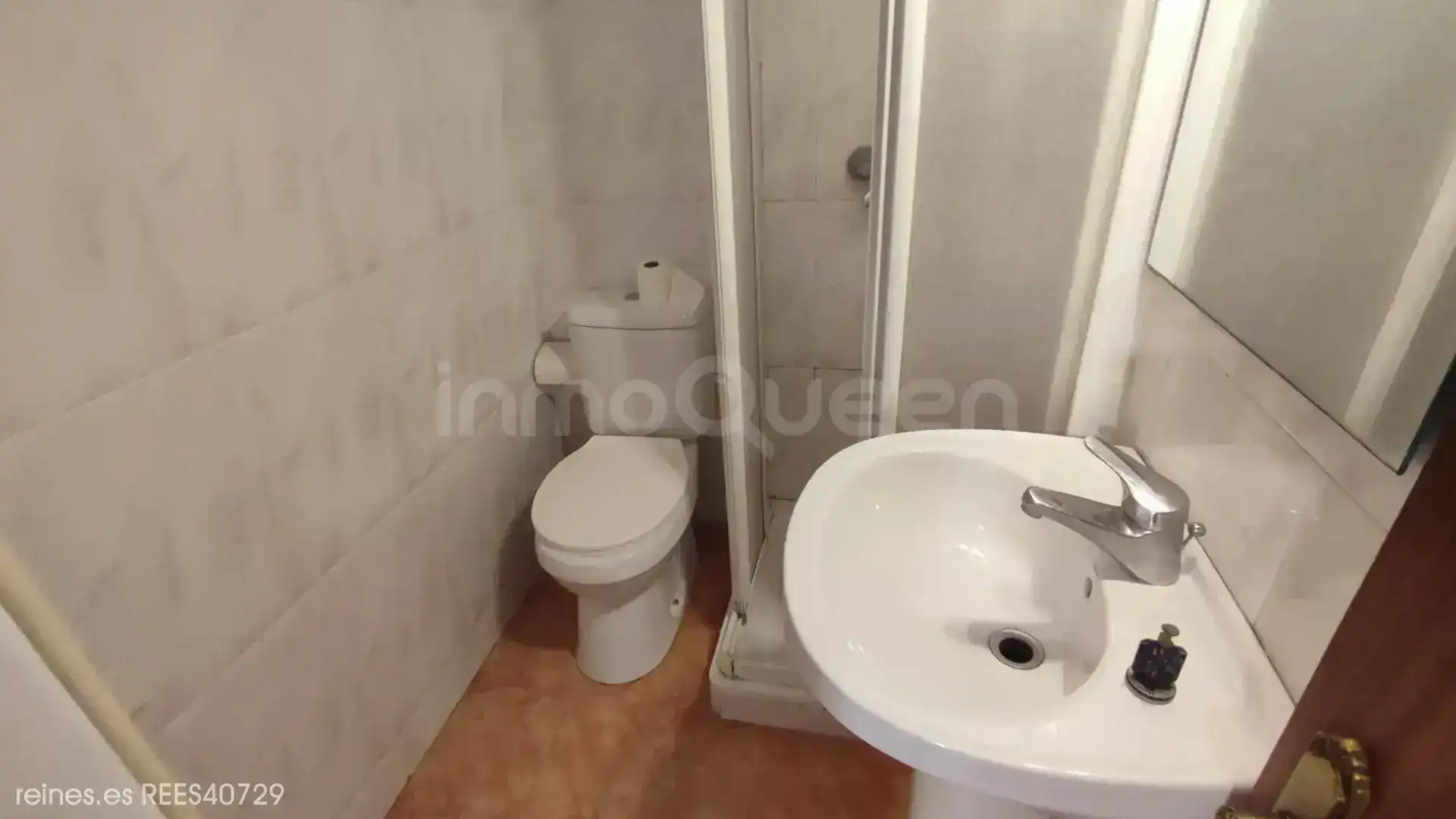 Bany de Pis de lloguer en Oviedo  amb Calefacció i Moblat