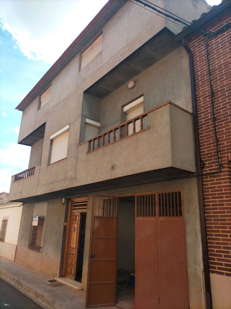 Exterior view of House or chalet for sale in Membrilla