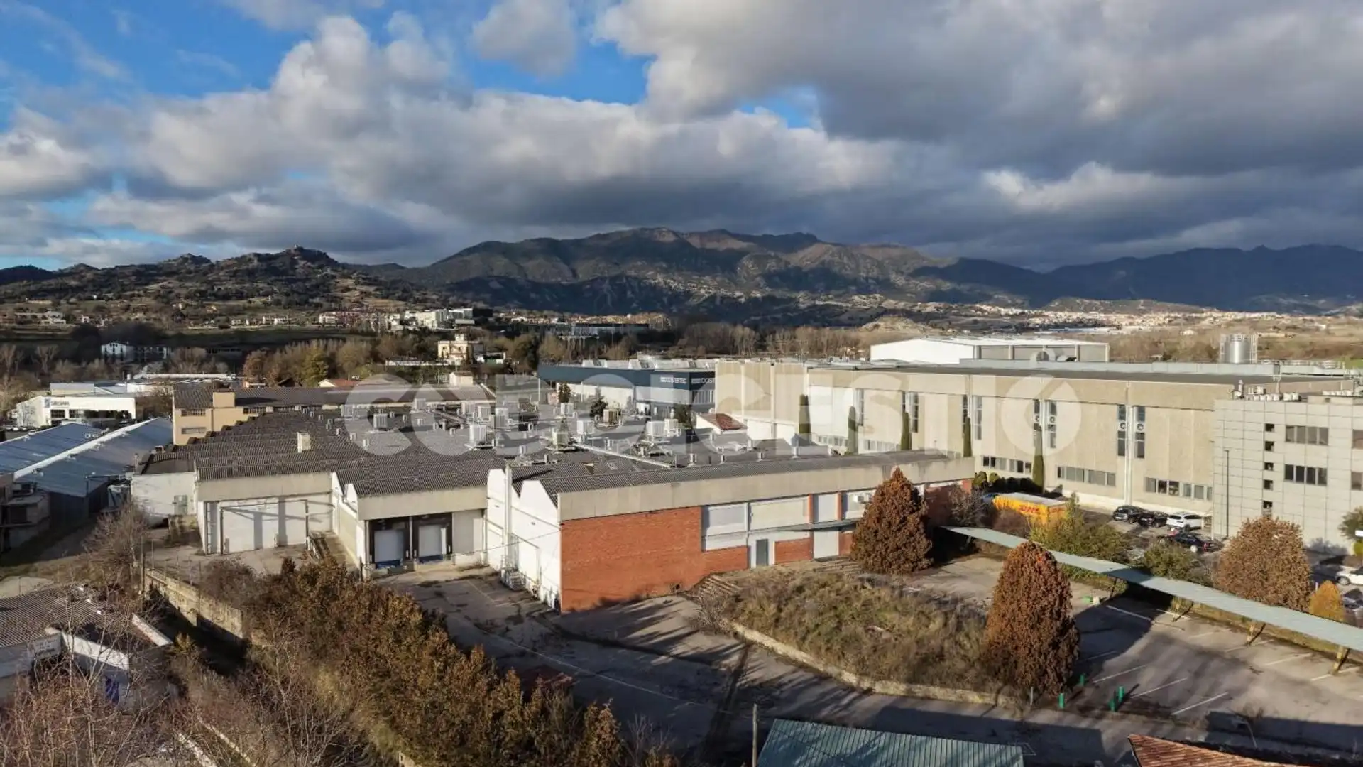 Exterior view of Industrial buildings for rent in Torelló
