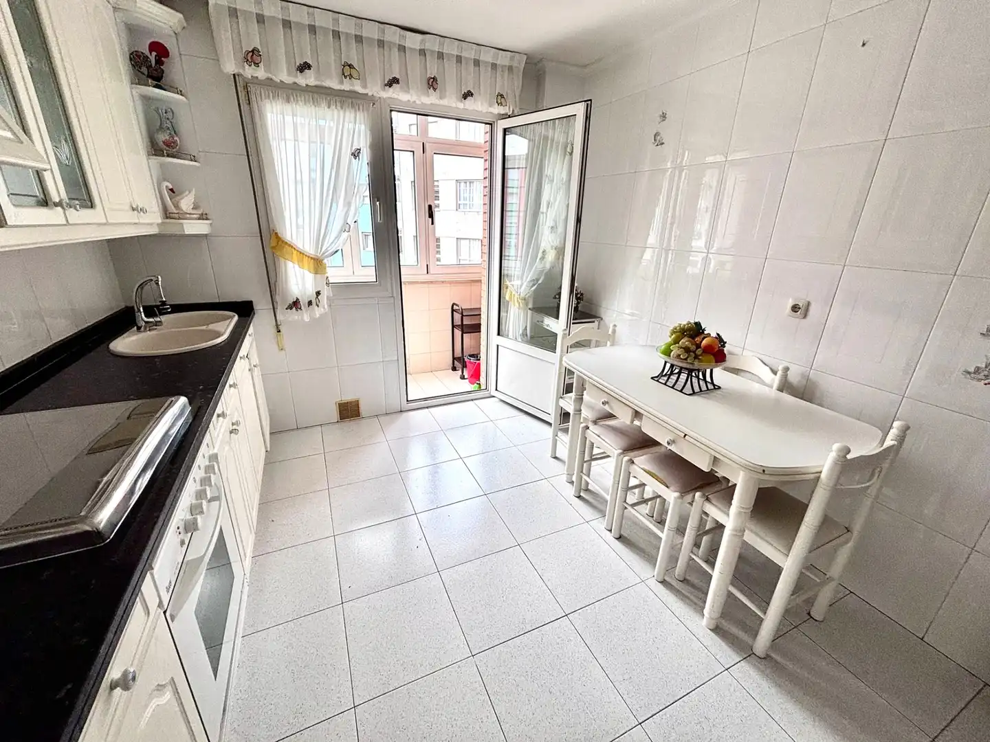 Cocina de Piso en venta en Gijón  con Calefacción, Parquet y Terraza