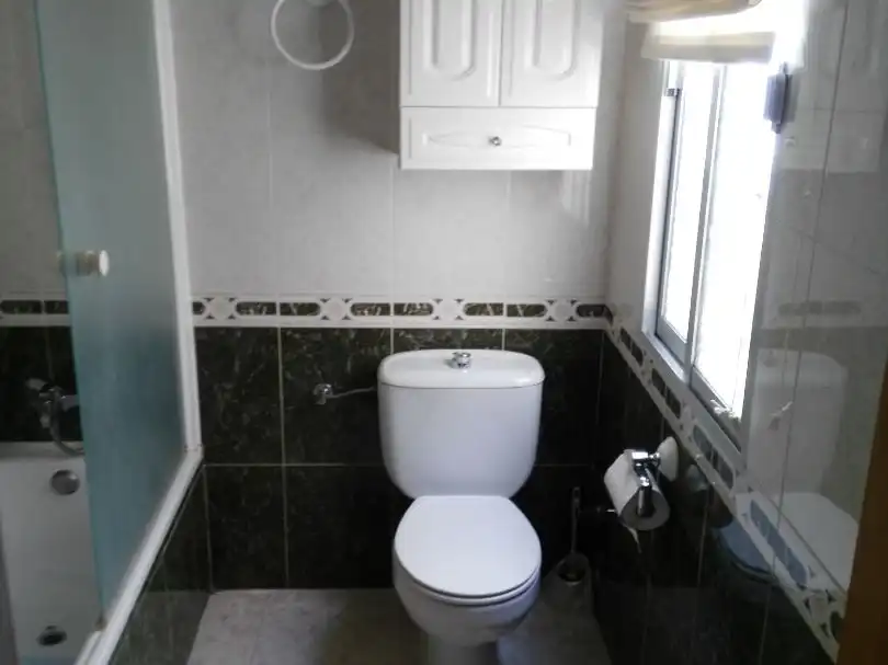 Bathroom of Flat for share in Mérida  with Air Conditioner, Heating and Furnished