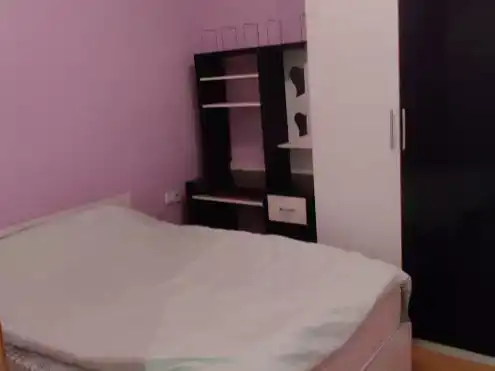 Dormitori de Pis de lloguer en Santa Coloma de Gramenet amb Aire condicionat, Parquet i Traster