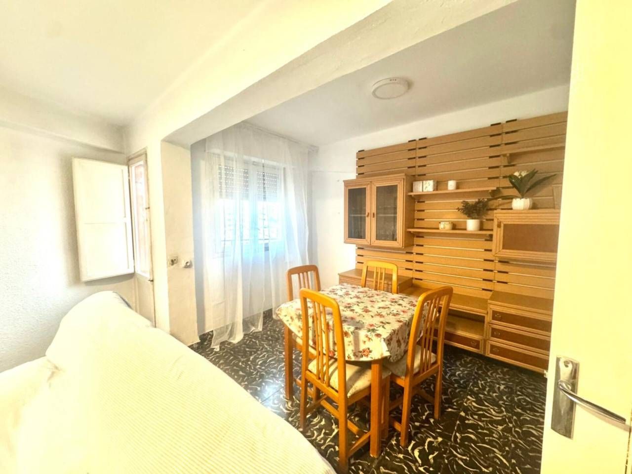 Habitación de Piso de alquiler en Castellón de la Plana / Castelló de la Plana con Amueblado y Balcón